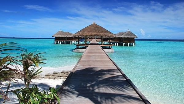 find secret hotel deals on the Maldives