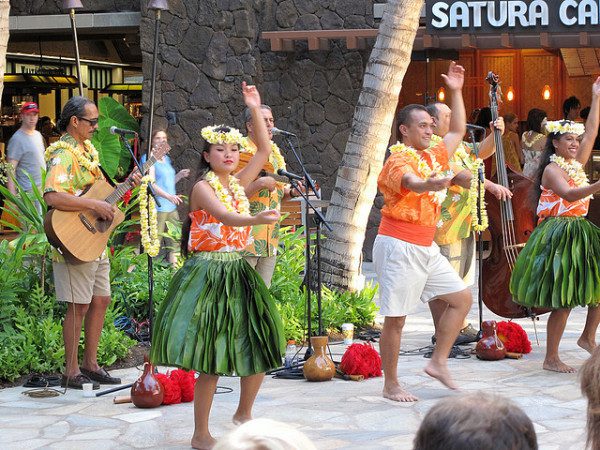 Hawaii getaways Hula dancers