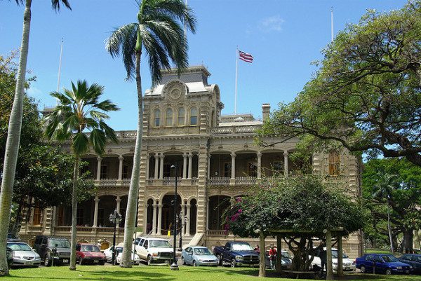 Oahu getaways - visit Iolani Palace in Honolulu